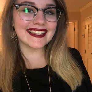 Meet your Posher, Caroline